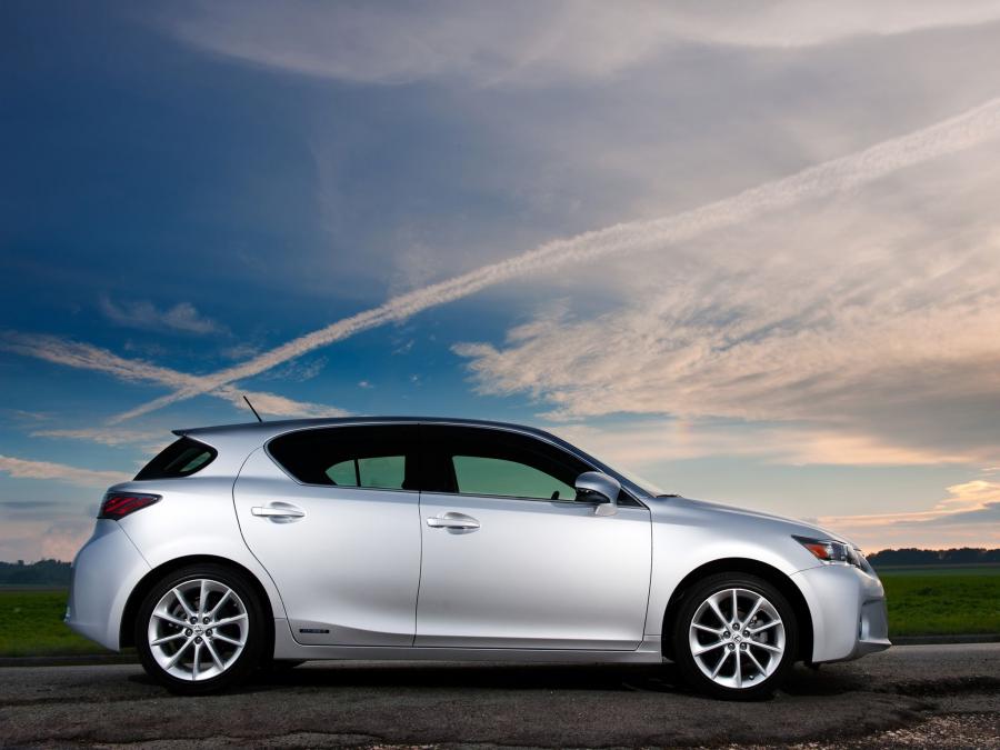  Lexus CT200h 2010 года  (US) (фото 7 из 30)